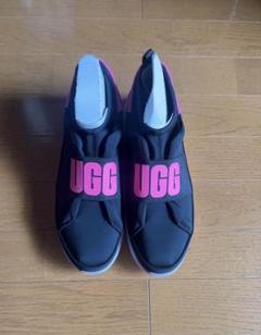 UGGのサムネイル