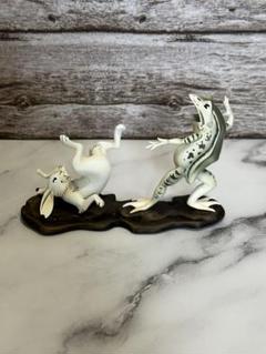 海洋堂　鳥獣戯画フィギュア　ウサギ　カエル