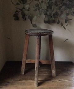 No4185 古道具　丸椅子　木製スツール　昭和　古家具　アンティーク　送料無料 丸スツール昭和古木Japanese antique ビンテージ張替済
