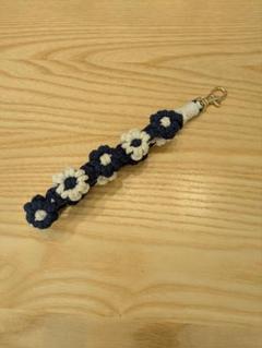 【ハンドメイド】マクラメ花ストラップ