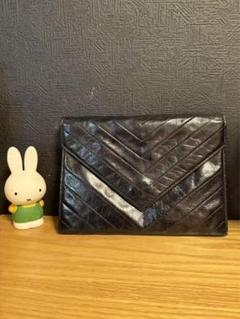 YSL黒いジグザグステッチクラッチバッグ