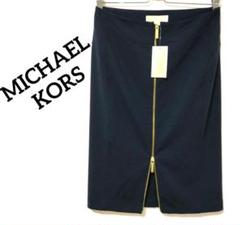 新品タグ付き MICHAEL KORSマイケル・コース ネイビーロゴ入りスカート 新品タグ付き MICHAEL KORSマイケル・コース ネイビーロゴ入り