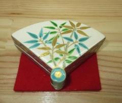 送料込【逢絢亭・新品】茶道具 香合 京焼 扇面香合 竹の図 手塚石雲 共箱入り 送料込【逢絢亭・新品】茶道具 香合 京焼 扇面香合 竹の図 手塚