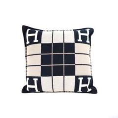 現行品　エルメス　クッション　アヴァロン・カブリオル　ヴェールアクア クッション 《アヴァロン・カブリオル》 | Hermès - エルメス