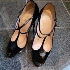クリスチャンルブタン黒エナメルTストラップオープントゥパンプス39