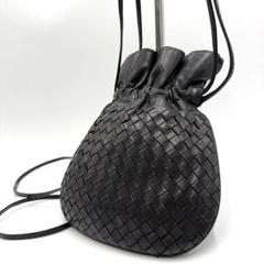 【割引き有り】　✨極美品✨　ボッテガヴェネタ　ショルダーバッグ 　巾着　黒 極美品】ボッテガヴェネタ カセット ショルダーバッグ 黒 レザー