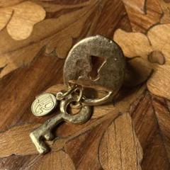 VTG JPG Gold-tone Key to Heaven Ring
