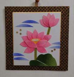 ちりめん細工 蓮の花の壁掛け　貼り絵に
