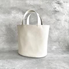 楕円底のトートバッグ　（L）　フェイクレザー　ハンドメイド 楕円底のトートバッグ（L） フェイクレザー ホワイト