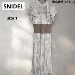SNIDEL ウエストリブプリントワンピース　サイズ1のサムネイル