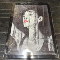 中森明菜　A2ポスター　新品額装付き　パープル 中森明菜 A2ポスター 新品額装付き イエロー① - メルカリ