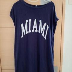 コカ MIAMIプリント 半袖ひざ丈ワンピース ネイビー