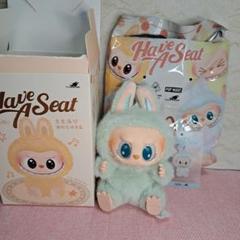 LABUBU Have A Seat ぬいぐるみペンダント QUQU LABUBU Have A Seat ぬいぐるみペンダント QUQU 正規品 - メルカリ