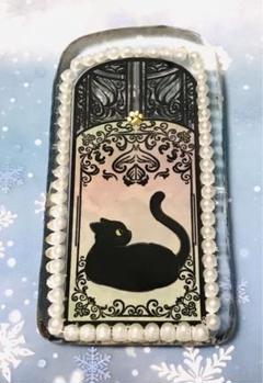 【No.45】黒猫シルエット　レジン　肉球ゴールド