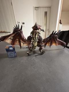 リオレウス　フィギュア