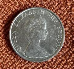 香港 5ドル 硬貨 希少 十角形 クイーンエリザベス2世 まとめ売り 外国コイン 1982年 香港 5ドル エリザベス2世 - メルカリ