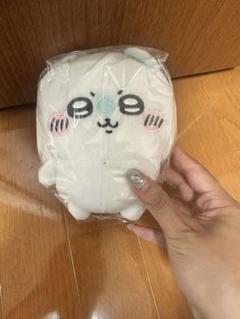 雪の結晶デザインの白いぬいぐるみ
