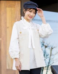 大きいサイズ　美品　ローズティアラ　エクレアツイードジレ　ベスト　金ボタン