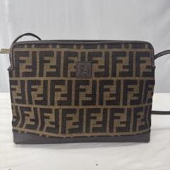FENDI フェンディ ズッカ柄 ショルダーバッグ ポシェット 斜め