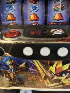 聖闘士星矢 海皇覚醒 ５号機　スロットマシン　コイン不要　 鍵付き パチスロ実機 聖闘士星矢海皇覚醒Special コイン不要機付 送料