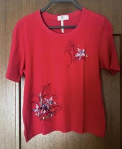 赤 花刺繍 Tシャツ