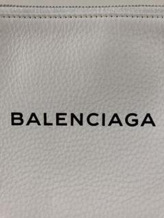 BALENCIAGA ホワイト クラッチバッグ 2025年最新】BALENCIAGA カラー：ホワイト系 クラッチバッグの