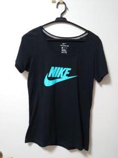 NIKE ブラック ロゴTシャツ