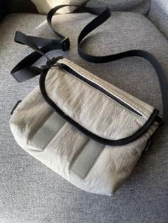 ボディバッグ・ウエストポーチ warenfaus Puff flap pack / Snow white warenfaus Puff flap pack / Snow white - メルカリ