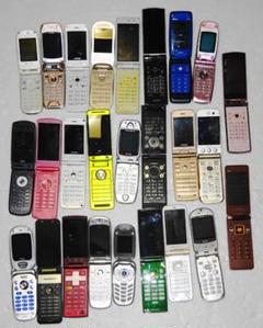 携帯電話 26点まとめ ① ジャンク 部品取り ガラケー docomo au他 携帯電話 26点まとめ ① ジャンク 部品取り ガラケー docomo au