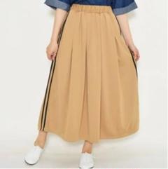 SALE【新品タグ付き】 Fillil ラインスカート