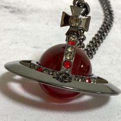 Vivienne Westwood ミディアムオーブネックレス ガンメタ×レッド Vivienne Westwood｜ミディアムオーブネックレス ガンメタ