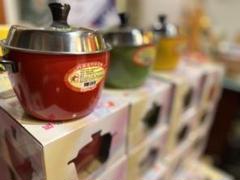 【台湾製造の精巧な作り】台灣の電鍋を模した蓋付きお碗です。