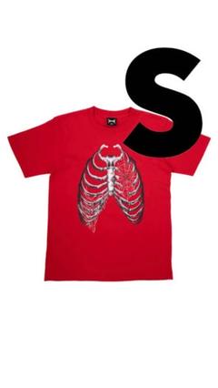 メルカリラストSサイズ NOREMID 赤Tシャツ - メルカリ