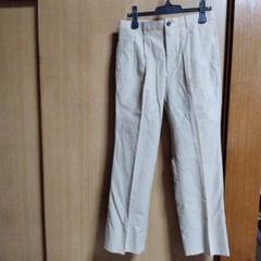 涼しげな風合い ベージュ スラックス