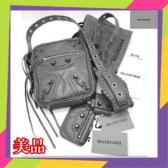 2025年最新】AIRPodsケース balenciagaの人気アイテム - メルカリ
