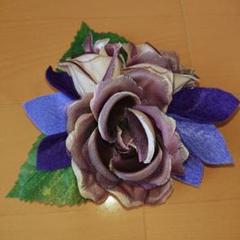 紫色の花のバレッタ