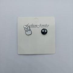 となりのトトロ　まっくろくろすけ　ジブリパーク　イヤリング となりのトトロ まっくろくろすけ ジブリパーク イヤリング