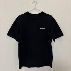 patagonia 黒 Tシャツ ロゴ入り XS