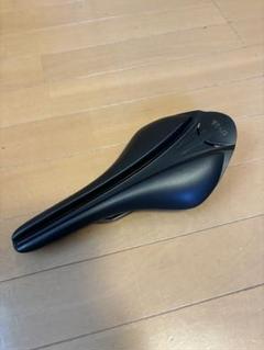 fi'zi:k アリオネ R3 VS EVO レギュラー　純正テールランプ付 Amazon | Fizik(フィジーク) VERSUS EVO ARIONE R3 kiumレール