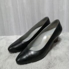 極美品✅銀座ヨシノヤ　バックストラップパンプス　スクエアトゥ　ブラック　レザー SH64656BLK_01_1200x.jpg?v=