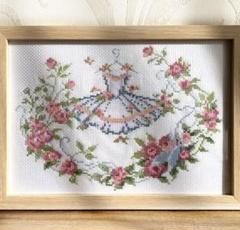 バレエ　チュチュ　クロスステッチ完成品　薔薇　刺繍　ハンドメイド　rose