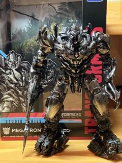 布鲁可 メガトロンレジェンド版