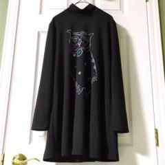 『未使用に近い』⭐️トクコプルミエヴォル⭐️黒地に赤い唐辛子柄のロング半袖トップス❣️ トクコプルミエヴォル 9号 黒 花柄 刺繍 カーディガン 羽織もの
