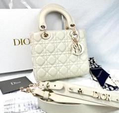 レディ　ディオール　DIOR ホワイトキルティングバックパック ディオールのアイコンバッグ「レディ ディオール」にキャンバス
