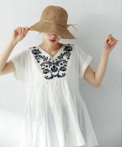 Sonny Label　Vネックエアリーコットンエンブロイダリーブラウス