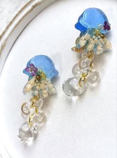 7826 クラゲ レジン 鈴丸 ハンドメイド ピアス
