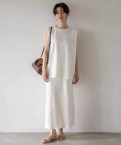 アパートバイローリーズ サテンスカート