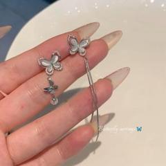 ピアス アシンメトリー 蝶 ブルーストーン おしゃれ 可愛い パール付き