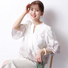 JUSGLITTY 配色カットワークブラウス JUSGLITTY（ジャスグリッティー）の「配色カットワークブラウス
