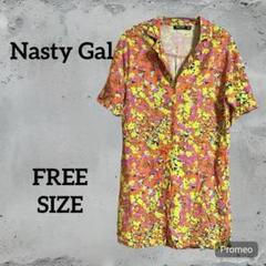 Nasty Gal フローラル半袖シャツ